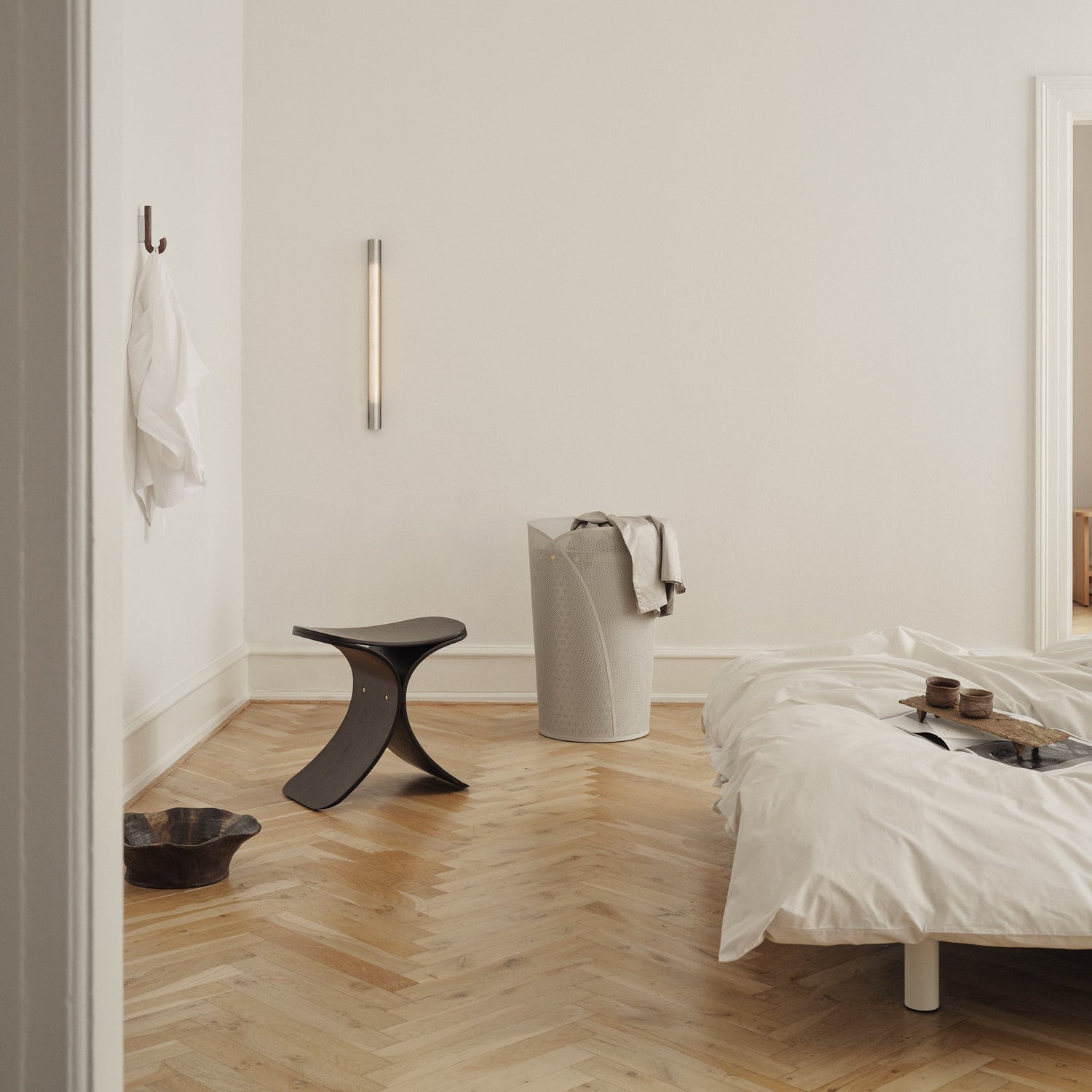 Luno stool dark oak