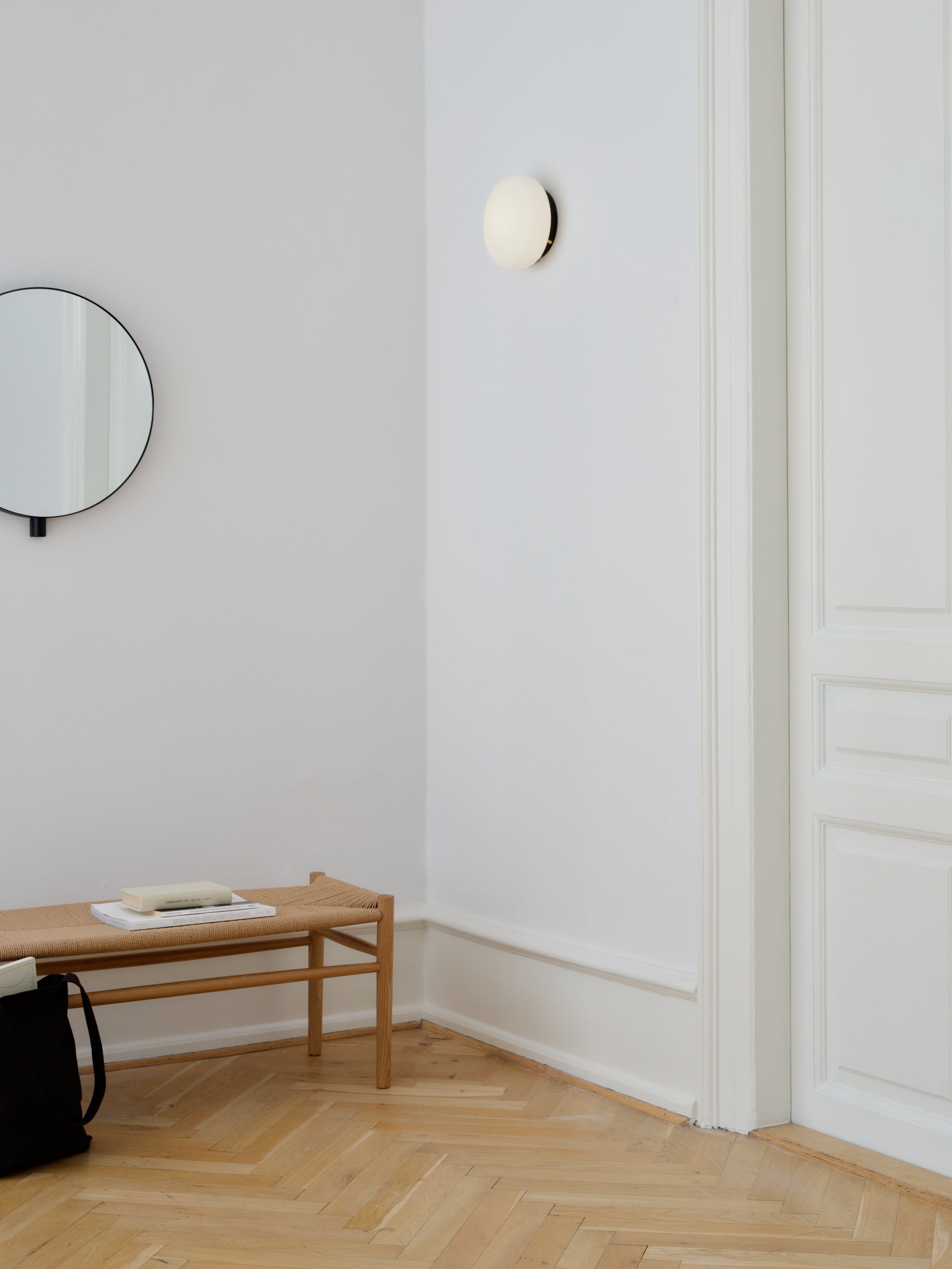 Opa wall- and ceiling lamp opal glass / black
