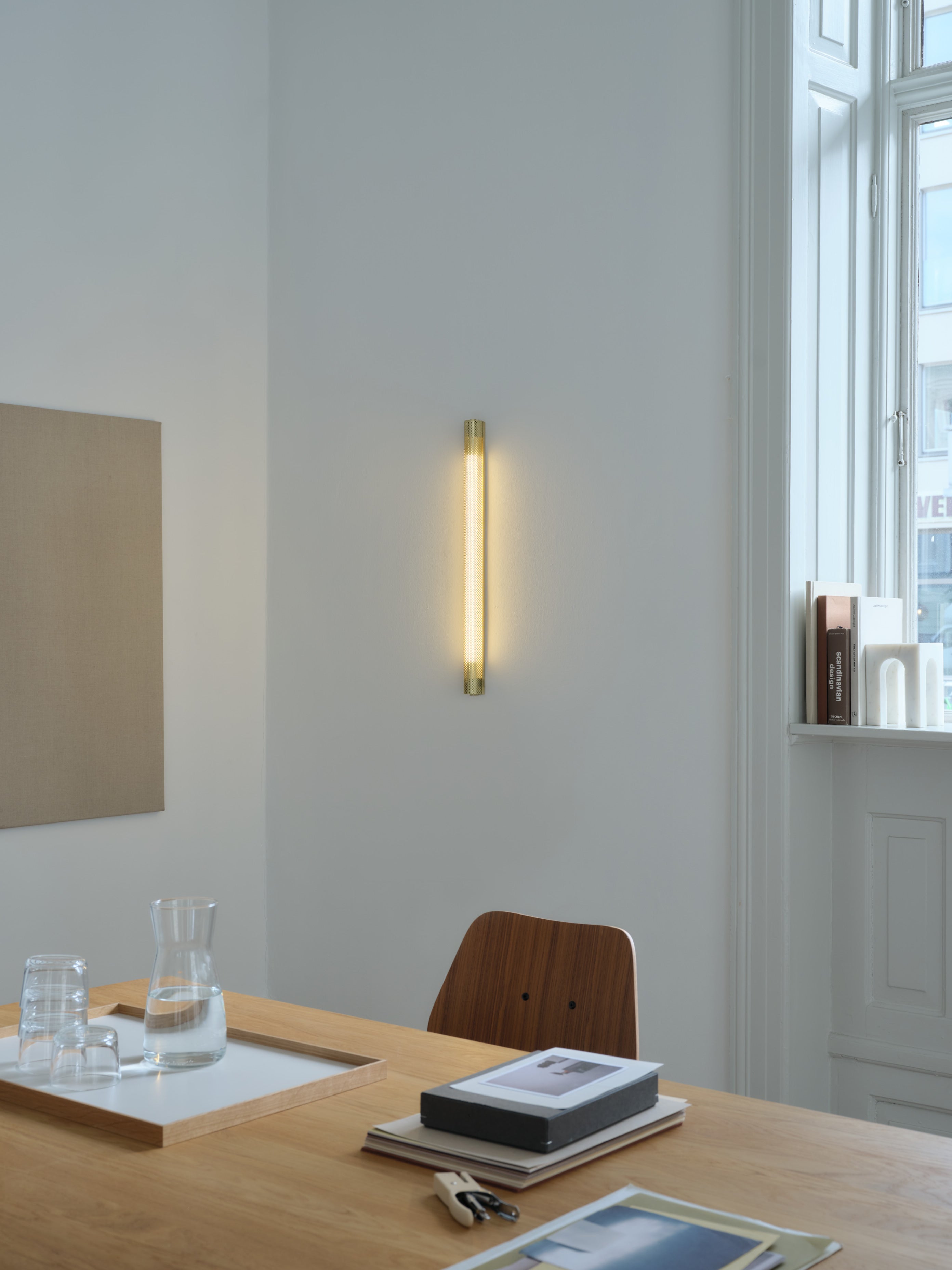 Radent hardwired wall lamp short brass