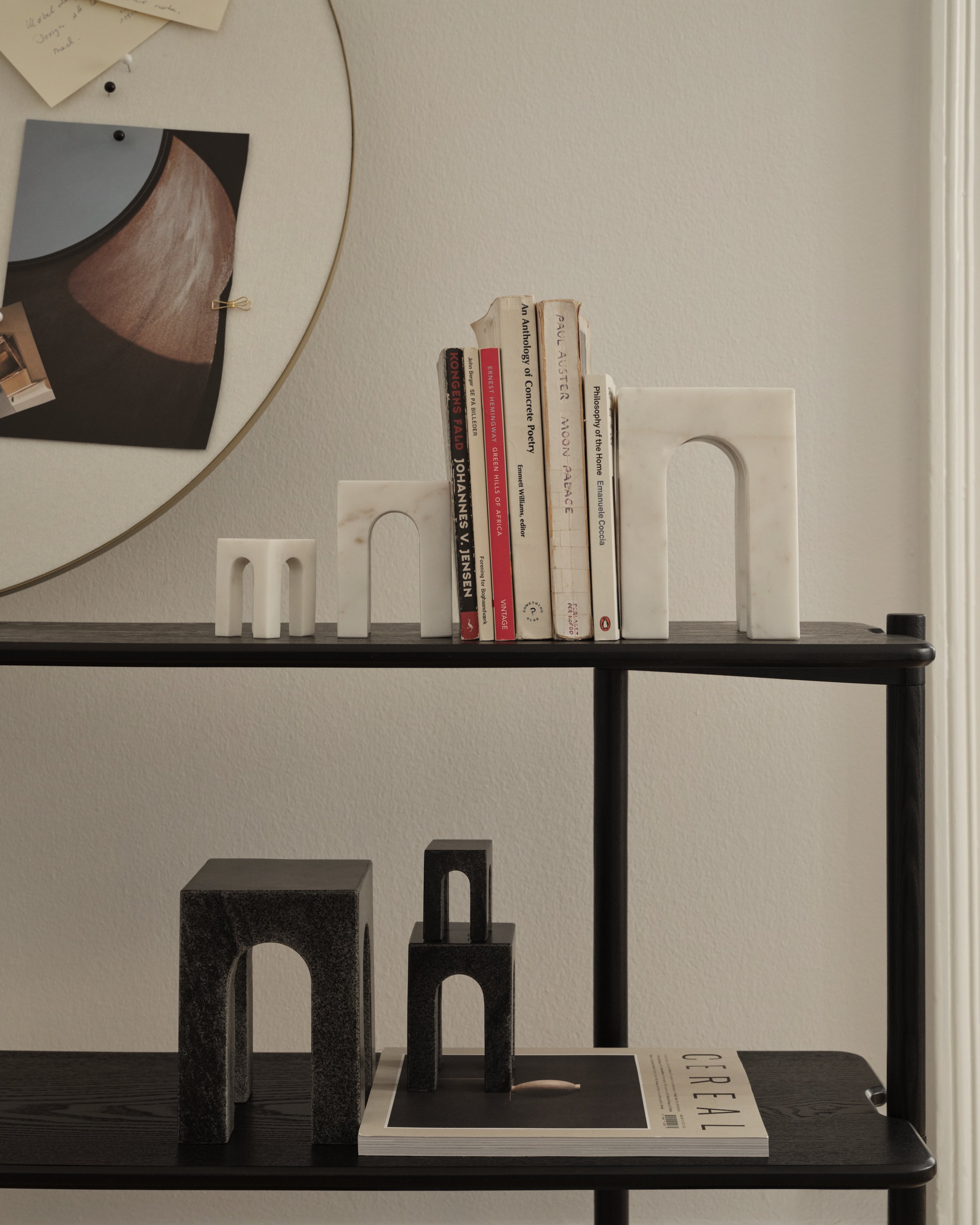 Arkis bookend black