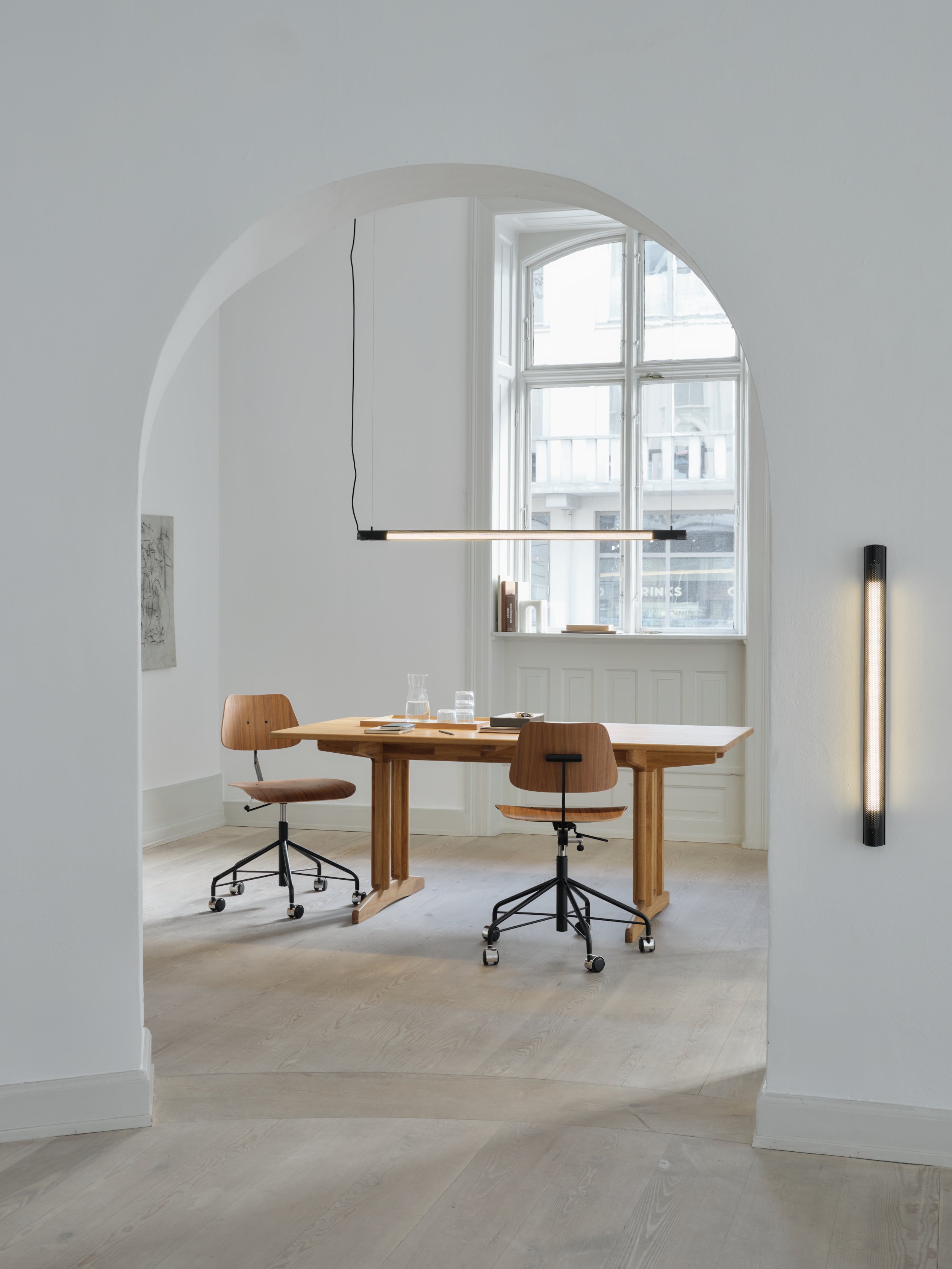 Radent pendant long black
