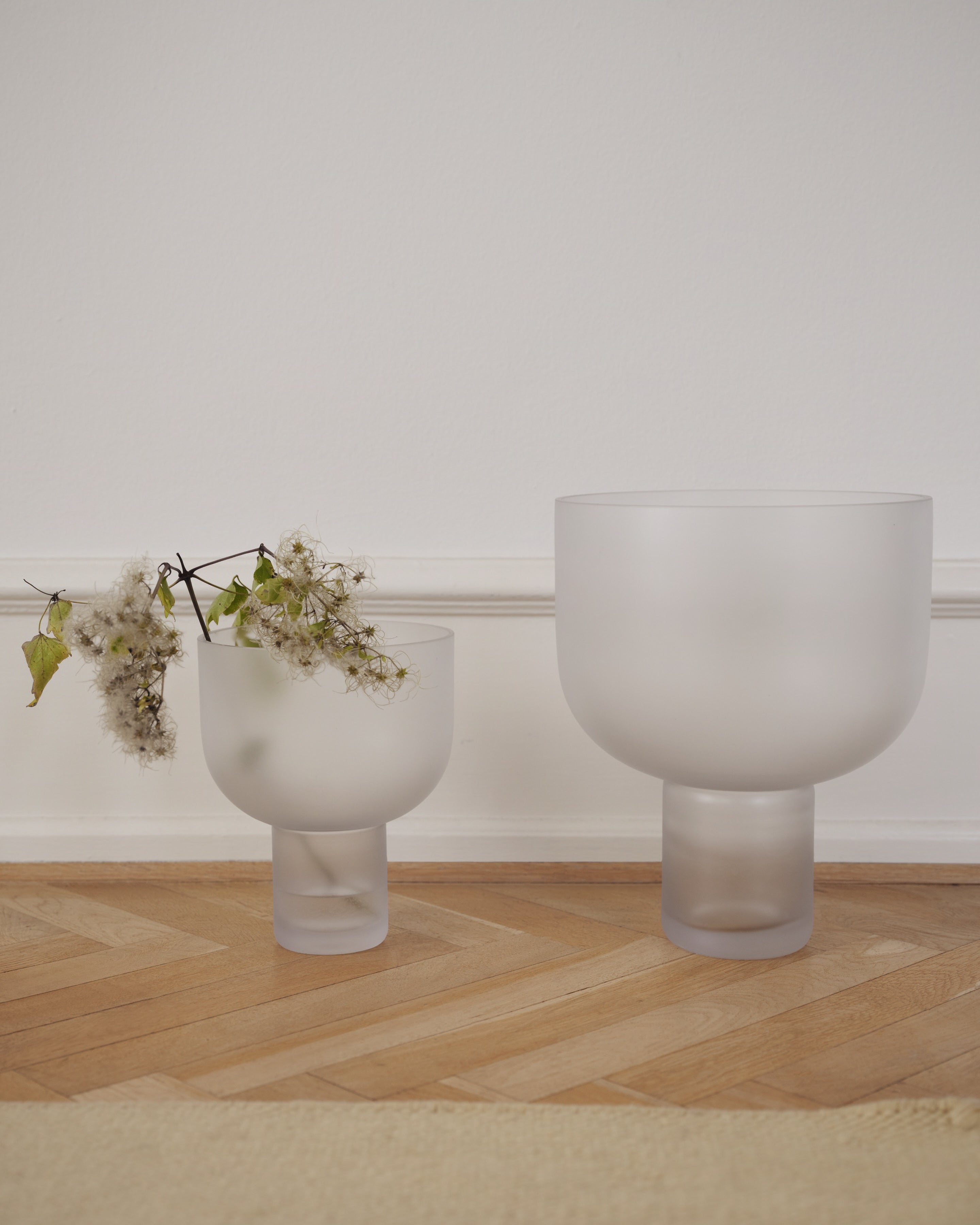 Nebl vase frosted medium