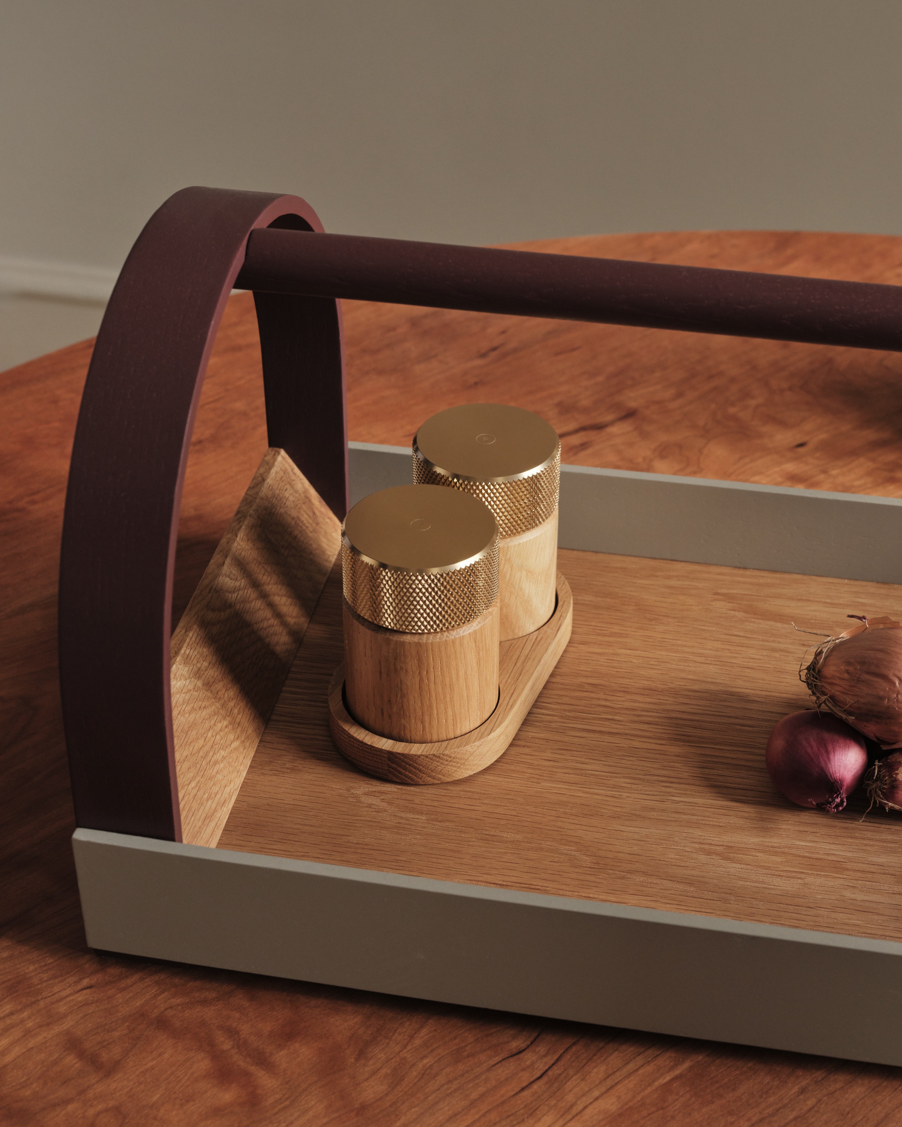 Kydo tray oak grey burgundy