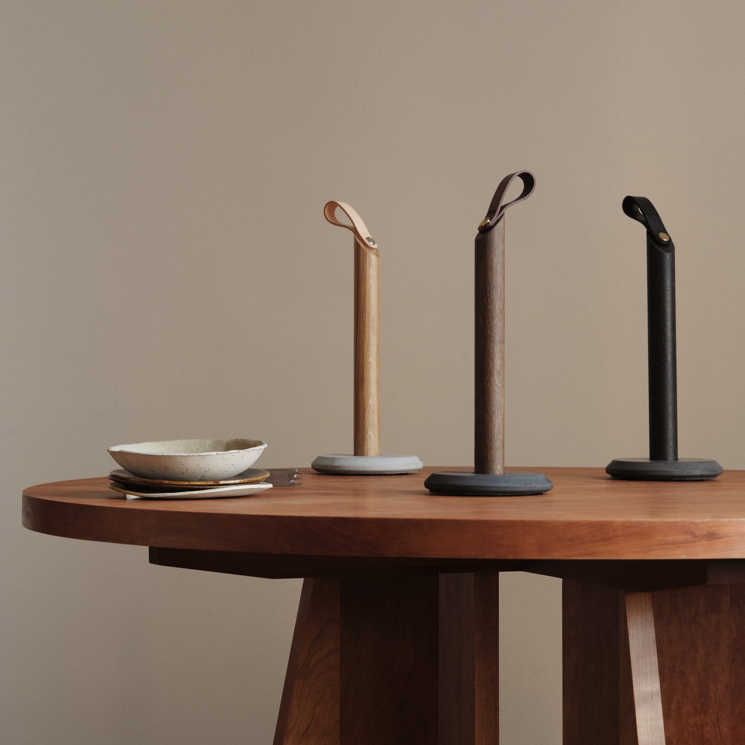 Grab kitchen roll holder black