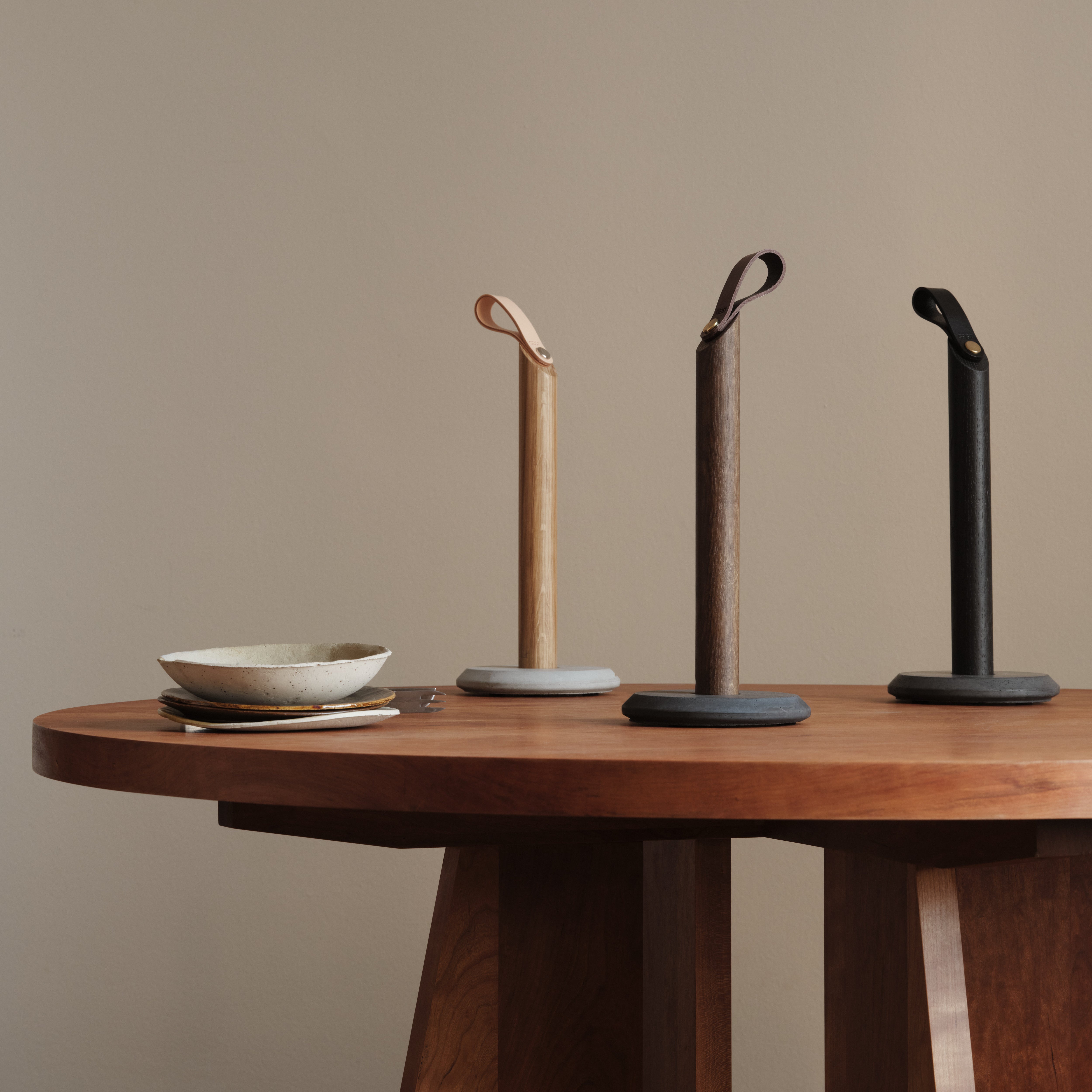 Grab kitchen roll holder black