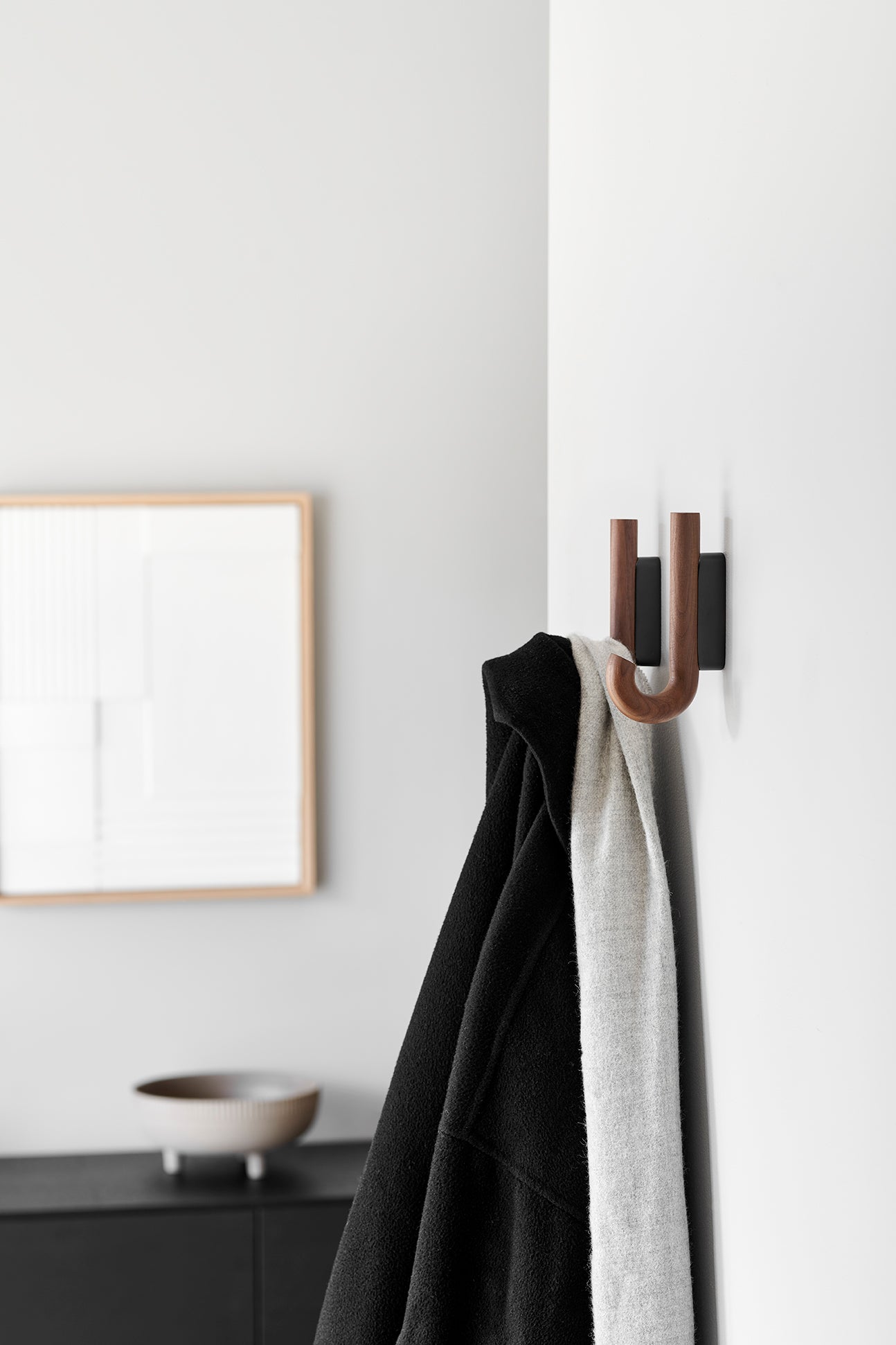 Hook mini walnut/ black