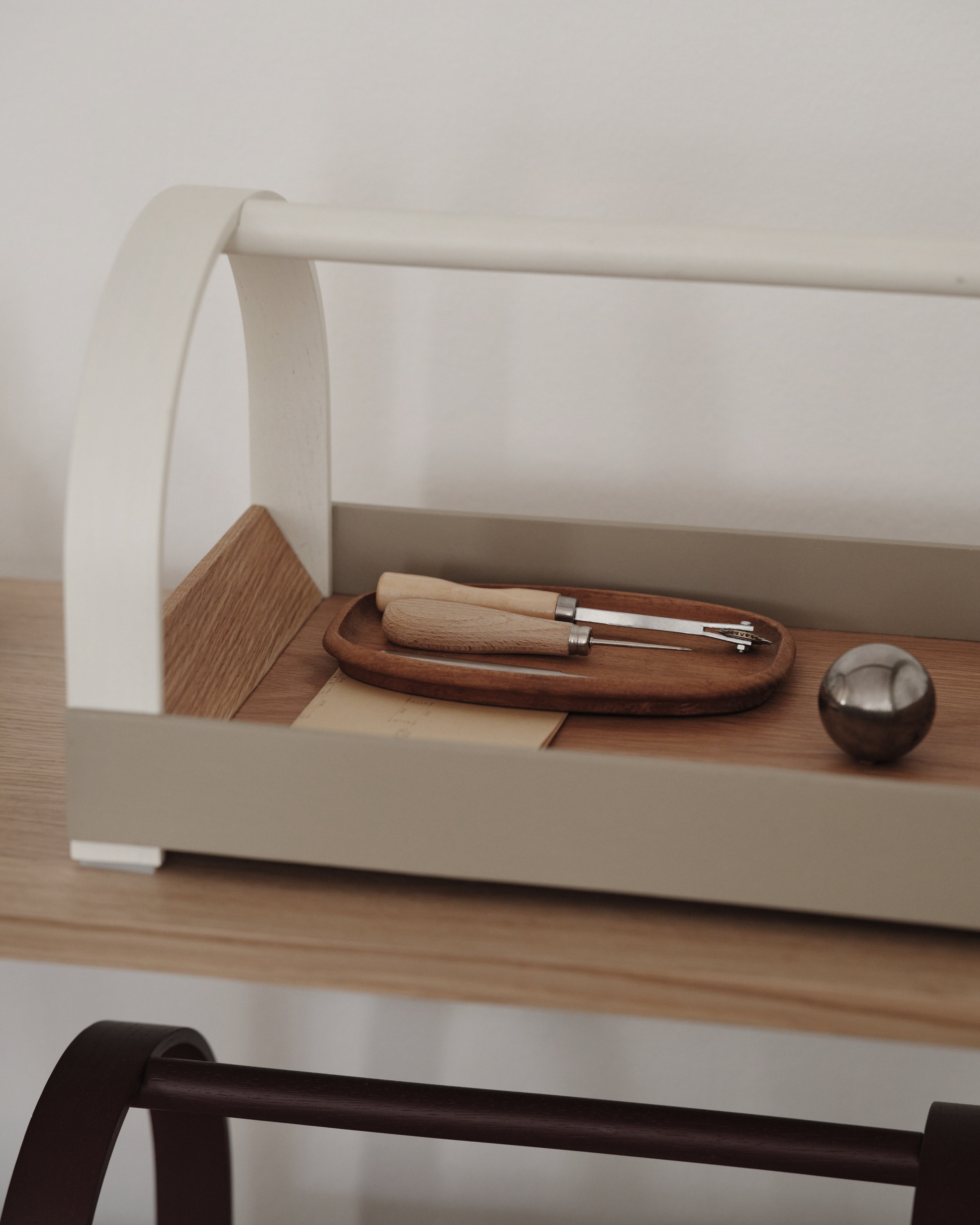 Kydo tray oak beige white