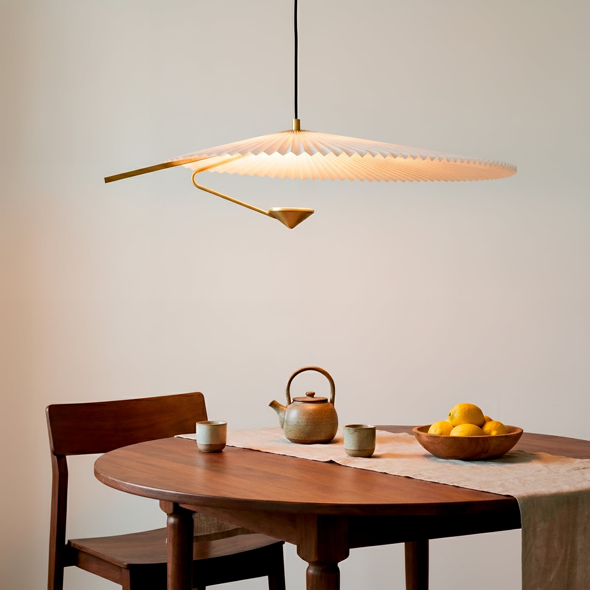 Liris pendant brass