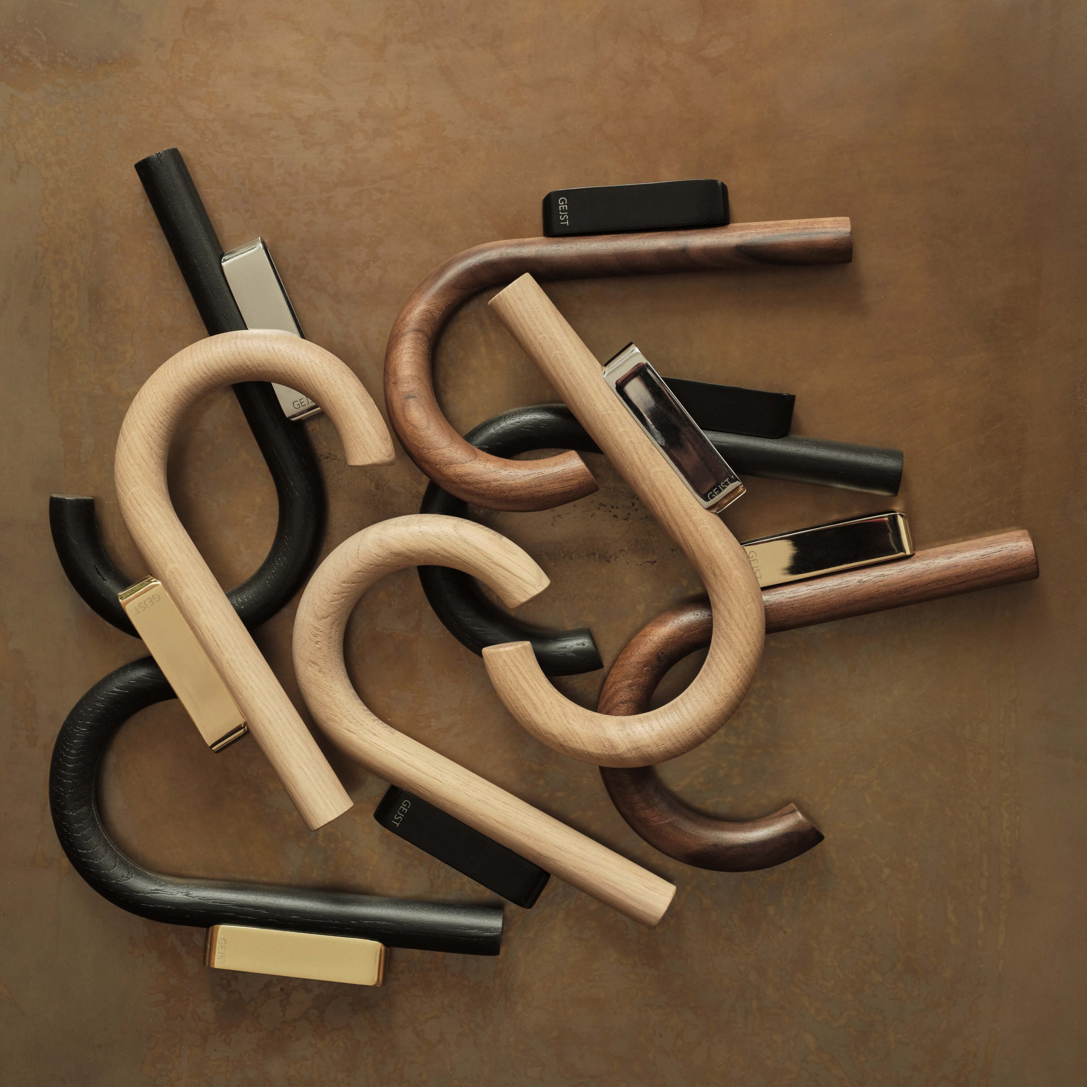 Hook oak/ brass