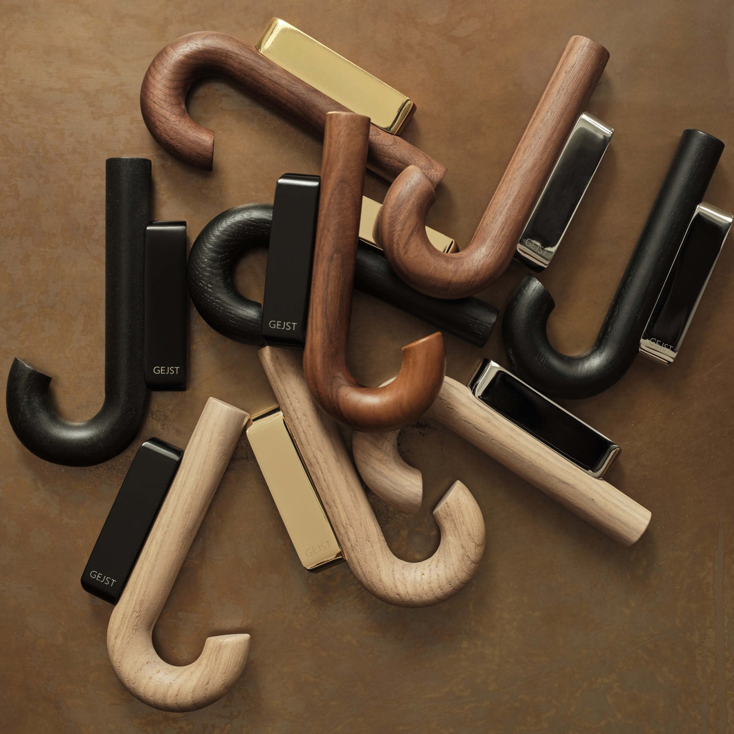 Hook mini walnut/ chrome