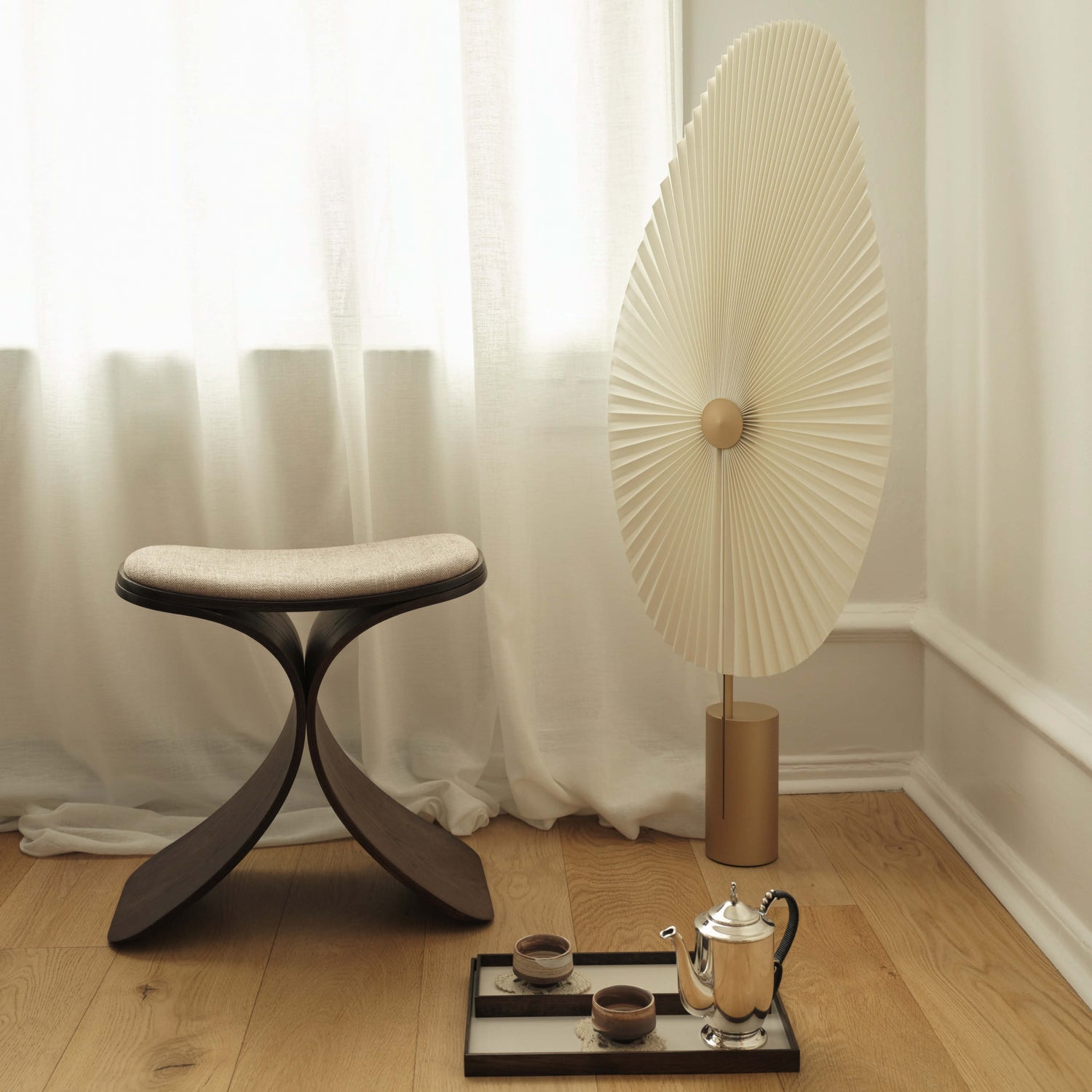 Liris floor lamp brass