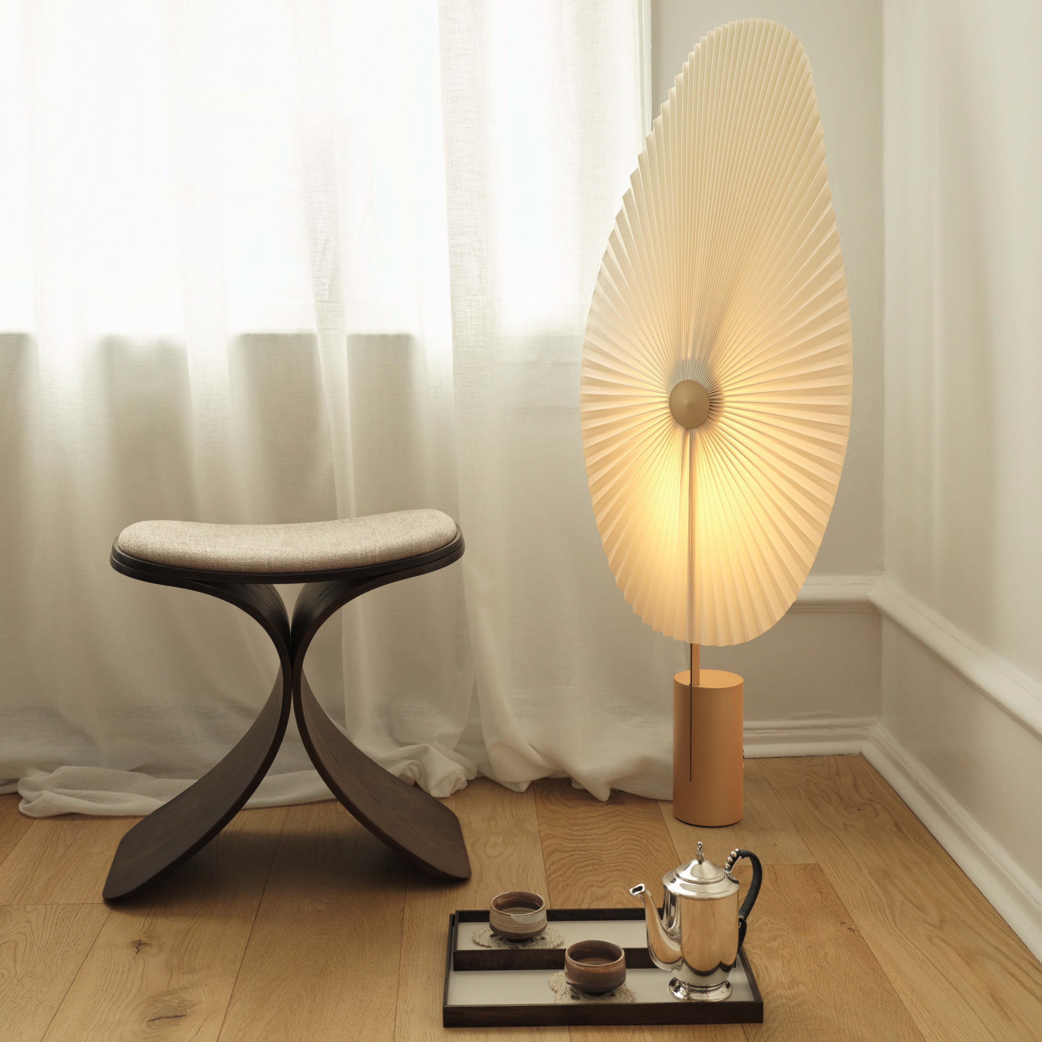 Liris floor lamp brass – Gejst Design