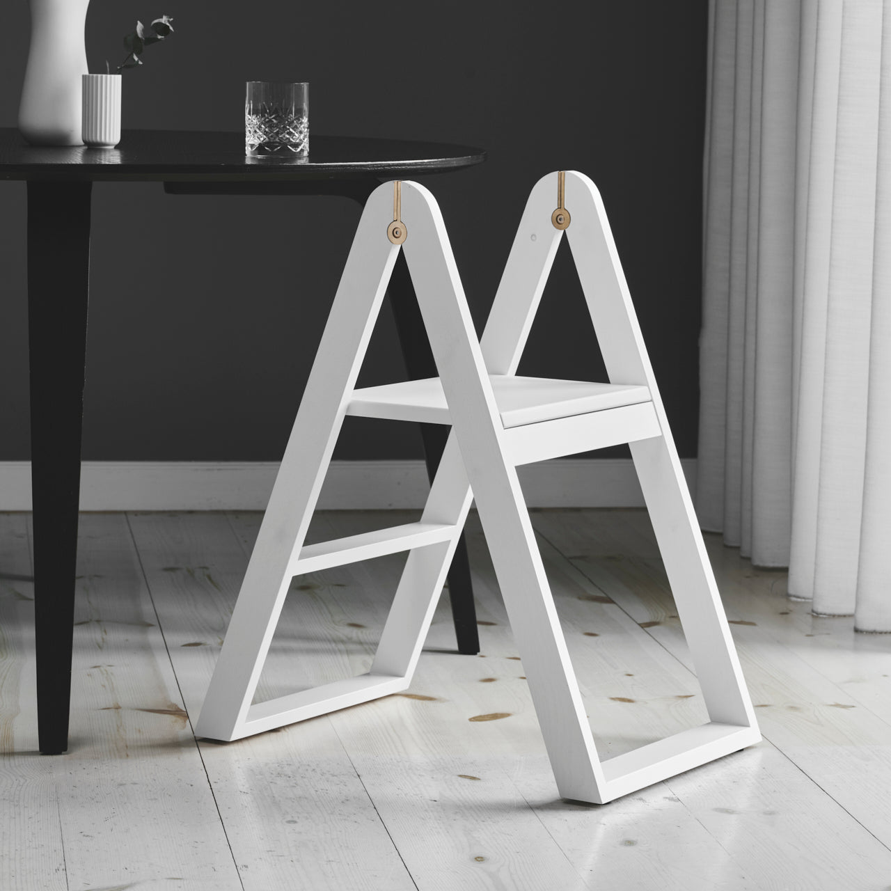 Reech stepladder white