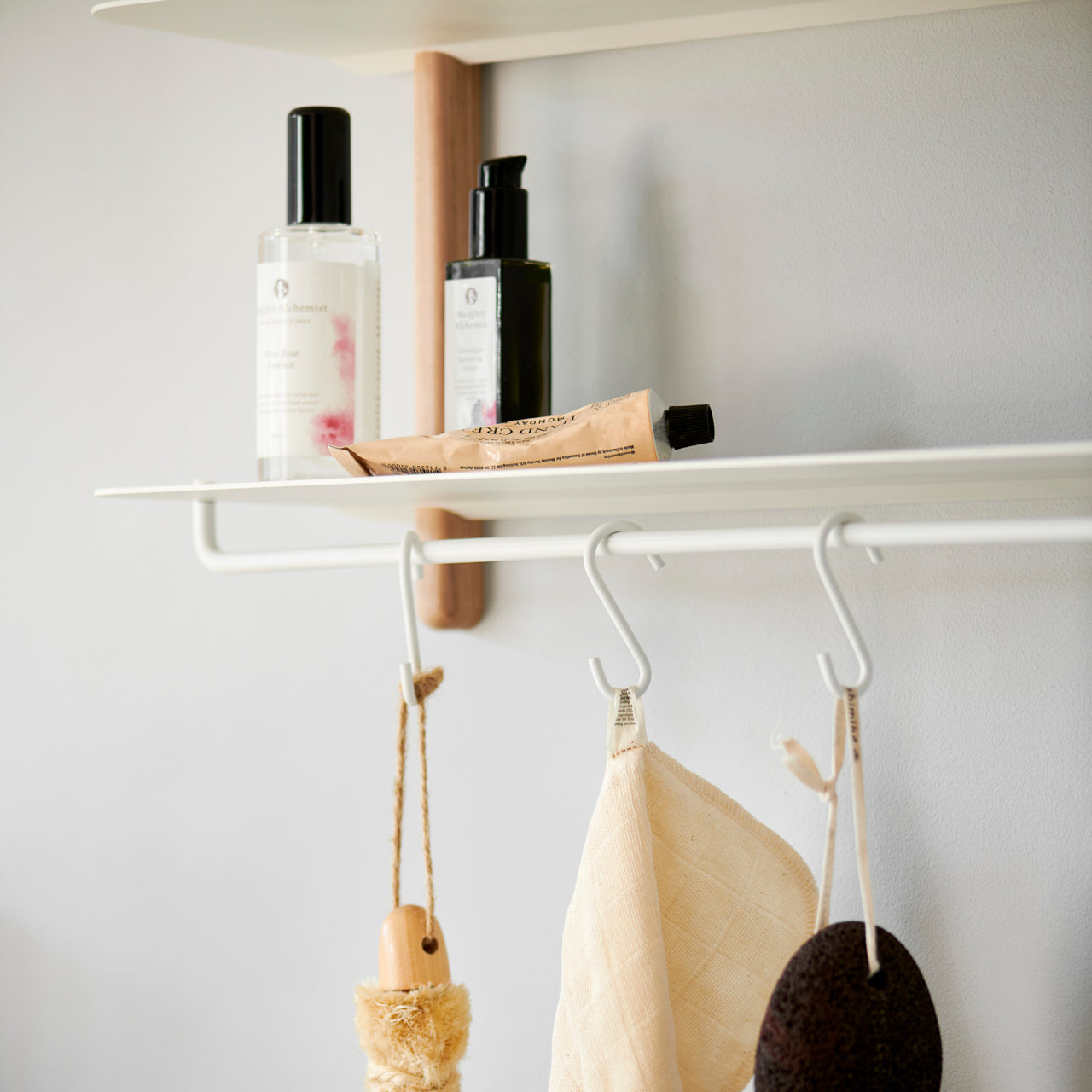 Nivo shelf hooks white – Gejst Design