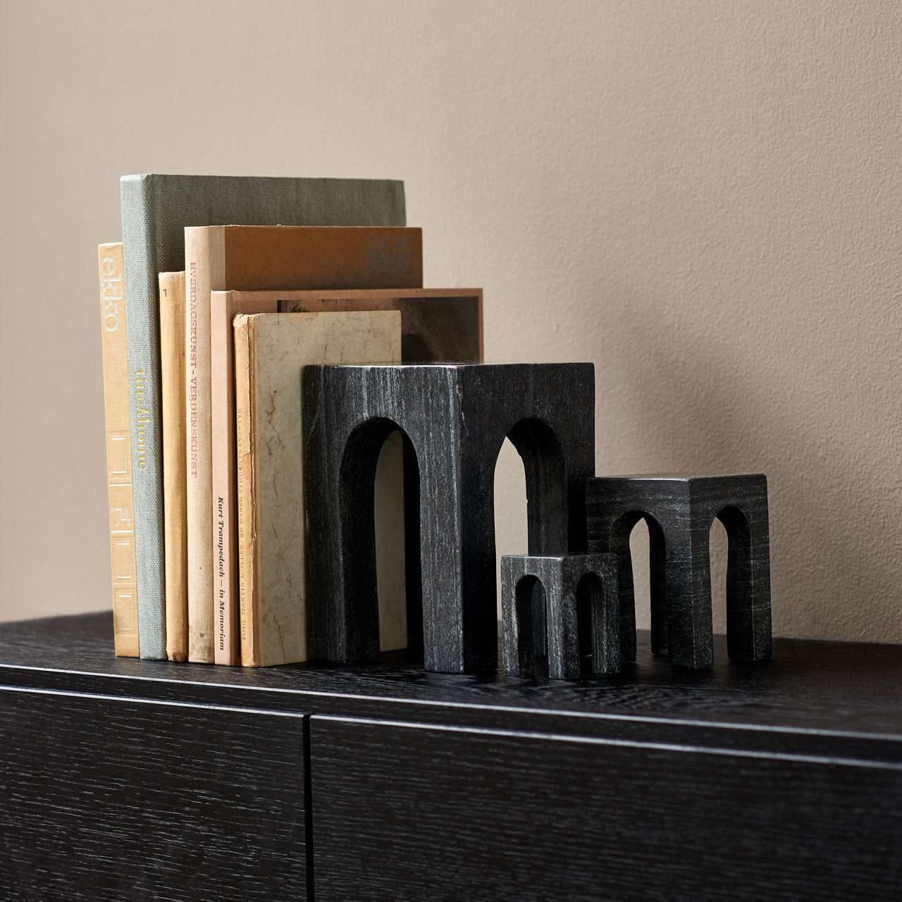 Arkis bookend black